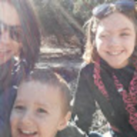 Meet your Posher, Julie - Picture 1 of 1